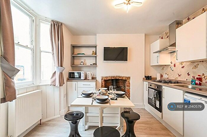 2 Bedroom Terraced House To Rent In Castle Street, Brighton, BN1