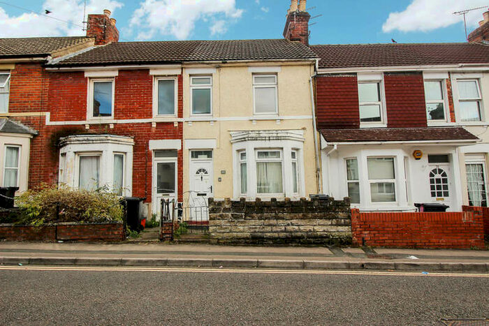 3 Bedroom Terraced House To Rent In William Street, Town Centre, Swindon, SN1