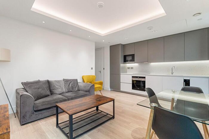 2 Bedroom Apartment To Rent In Carrara Tower, Bollinder Place London, EC1V
