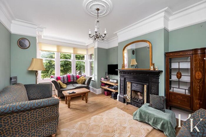 4 Bedroom Maisonette For Sale In Carlisle Road, Hove, BN3