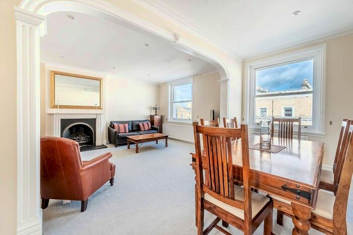 3 Bedroom Flat To Rent In Elvaston Place, South Kensington, London, SW7
