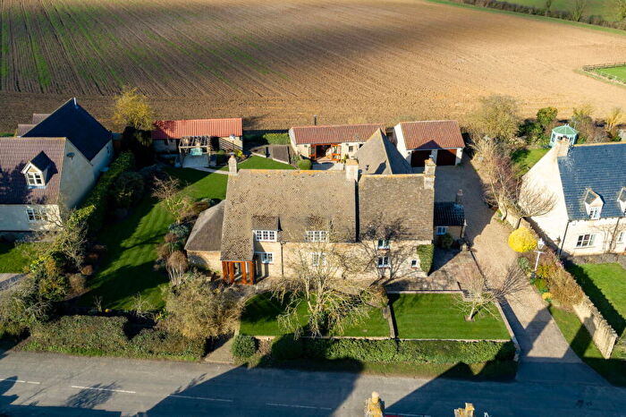 4 Bedroom Detached House For Sale In Russell Hill, Thornhaugh, PE8