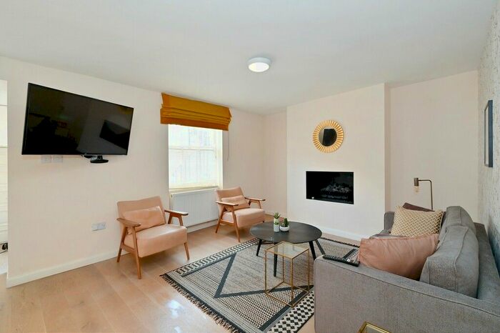 1 Bedroom Flat To Rent In Milner Street, London, SW3
