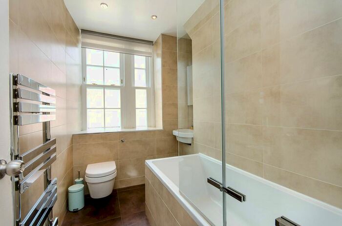 2 Bedroom Flat To Rent In Peabody Estate, Westminster, London, SW1V