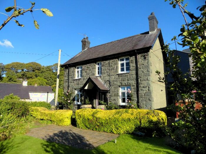 2 Bedroom Detached House For Sale In Abergwyngregyn, LL33