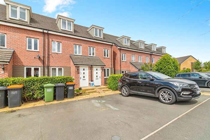 3 Bedroom Terraced House For Sale In Condor Drive, Leighton Buzzard, LU7