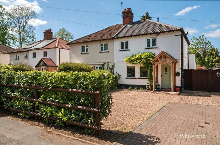 3 Bedroom Semi Detached House For Sale In Hatchet Lane, Winkfield, Windsor, Berkshire, SL4