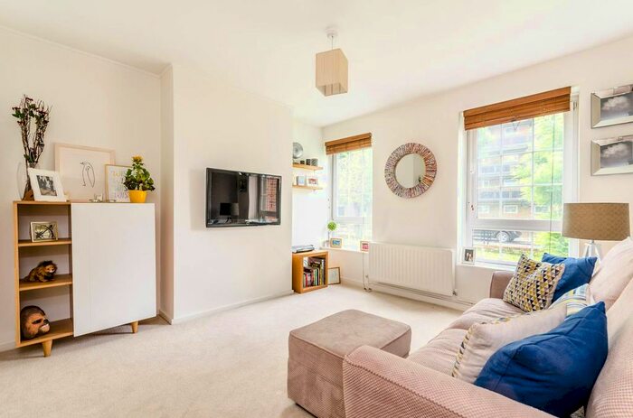 2 Bedroom Flat To Rent In Tabard Street, Borough, London, SE1