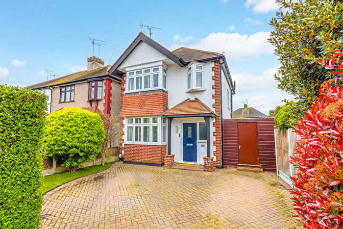 3 Bedroom Detached House For Sale In Marina Close, Southend-on-sea, SS2