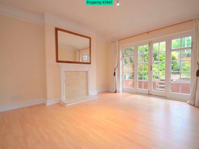 2 Bedroom Duplex To Rent In Flat, Park Avenue, Abington, Northampton, NN3