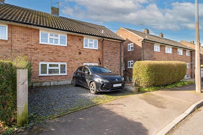 2 Bedroom Maisonette For Sale In Tallents Crescent, Harpenden, AL5