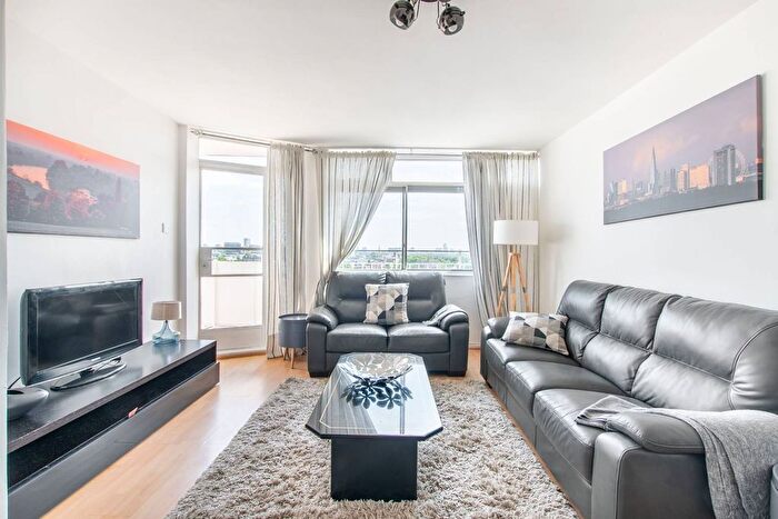 2 Bedroom Flat To Rent In Notting Hill Gate, Notting Hill Gate, London, W11