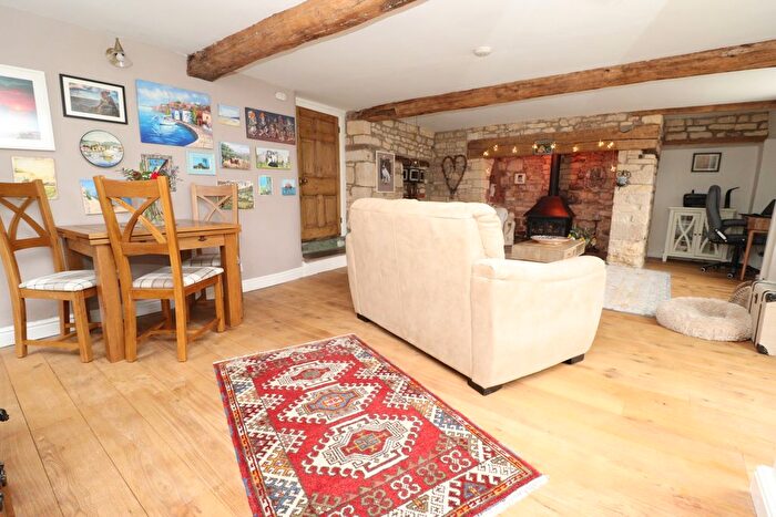 2 Bedroom Cottage For Sale In High Street, Leadenham, Lincoln, LN5