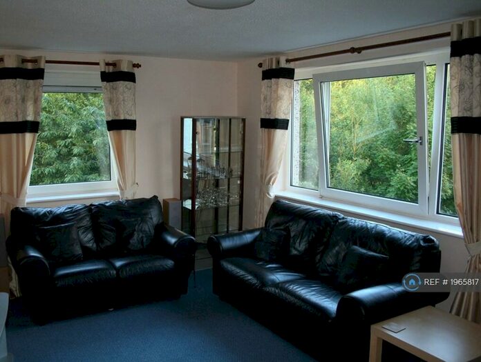 1 Bedroom Flat To Rent In Kersal Way, Salford, M7