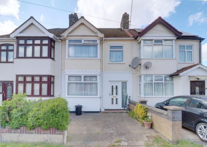 2 Bedroom Terraced House For Sale In Spencer Road, Rainham, RM13