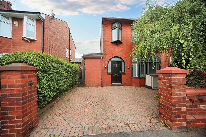 3 Bedroom Semi-Detached House For Sale In Eskdale Avenue, Wigan, WN1