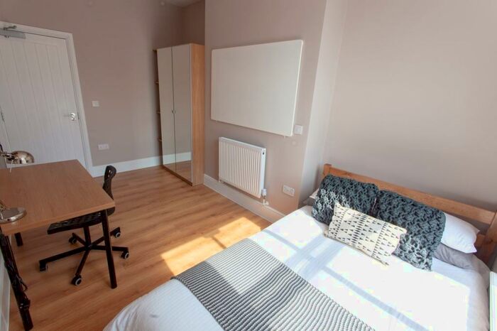4 Bedroom Flat To Rent In Hardman Street, L1