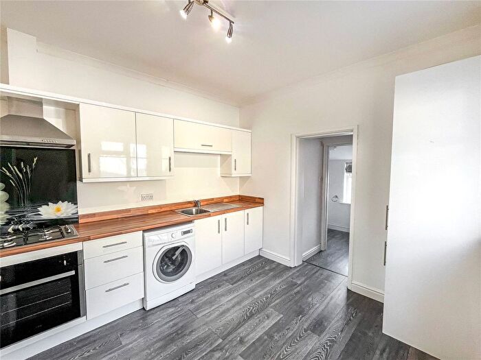 3 Bedroom Flat To Rent In London Road, Hook, Hampshire, RG27