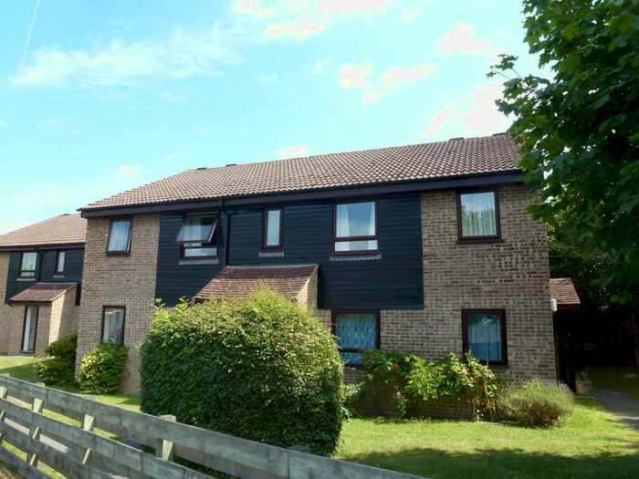 2 Bedroom Maisonette To Rent In Merrow Park, Guildford, GU4