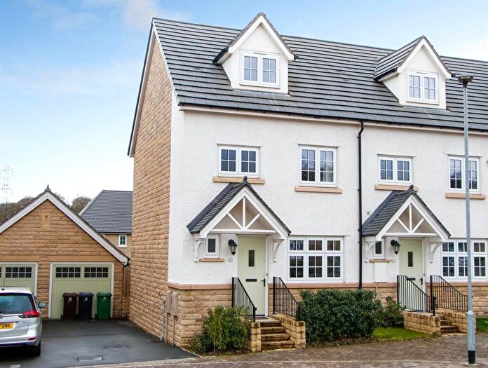 4 Bedroom End Of Terrace House For Sale In Mill Square, Horsforth, Leeds, West Yorkshire, LS18