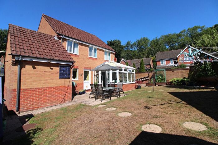 4 Bedroom Detached House For Sale In Violet Grove, Thatcham, RG18