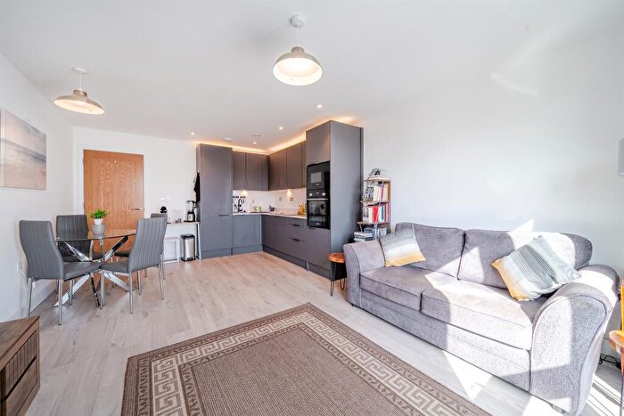 1 Bedroom Apartment For Sale In Clivemont Road, Maidenhead, SL6