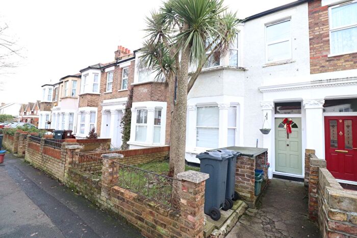 2 Bedroom Flat To Rent In Maswell Park Crescent, Hounslow, TW3