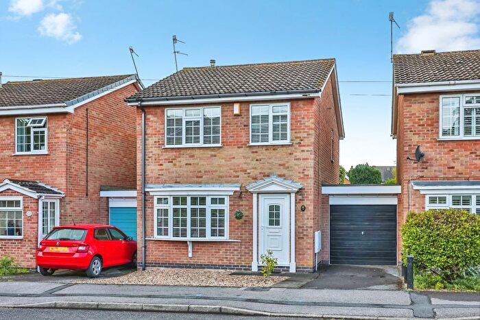 3 Bedroom Link Detached House For Sale In Fairway Drive, Nottingham, Nottinghamshire, NG6