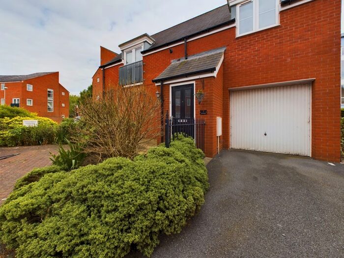 2 Bedroom Flat To Rent In The Stockyards, Gloucester, GL1