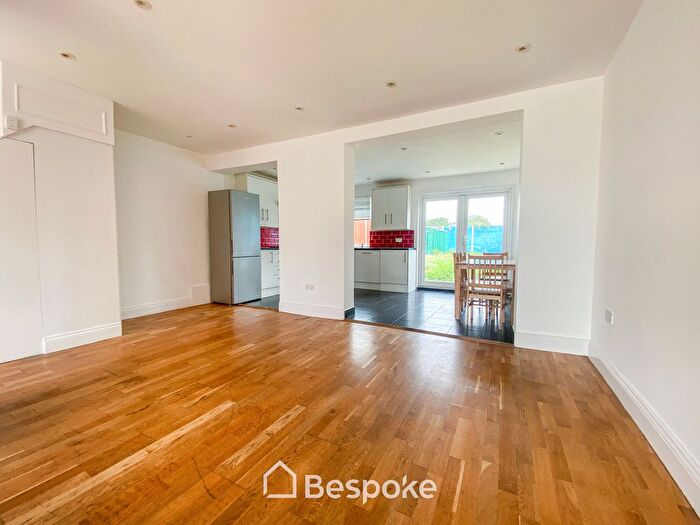 3 Bedroom Semi Detached House To Rent In Rayleigh Road, Palmers Green, N13