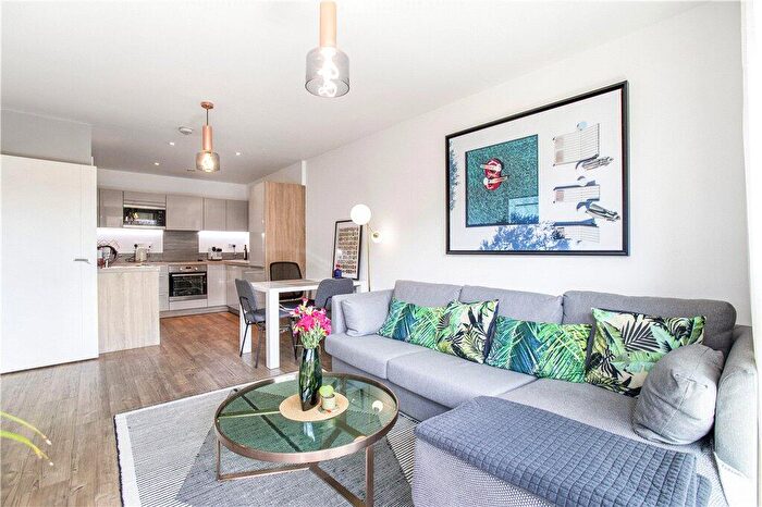 1 Bedroom Apartment For Sale In Yeoman Street, London, SE8