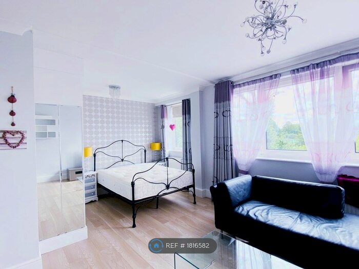 Studio To Rent In Heron House, Kingston Upon Thames, KT1