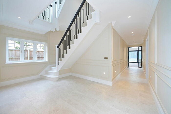 5 Bedroom Detached House For Sale In New Park Road, Cranleigh, GU6