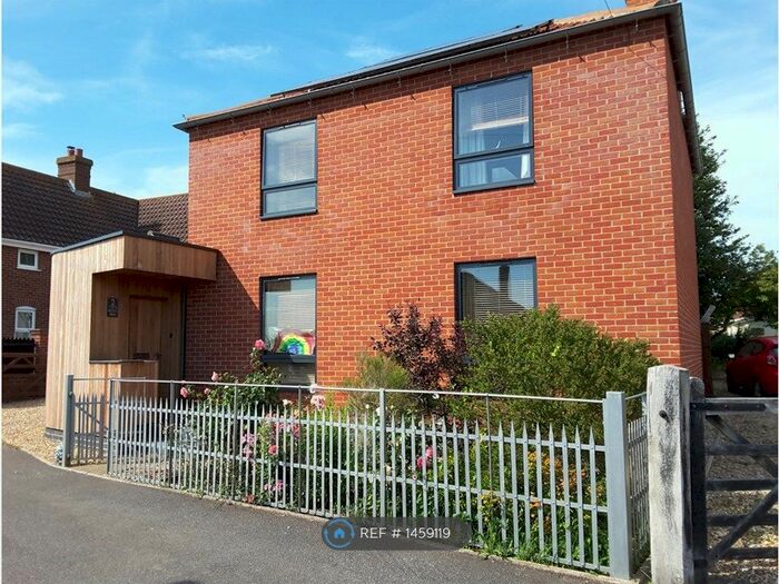 3 Bedroom Detached House To Rent In Post Office Lane, Lincoln, LN4