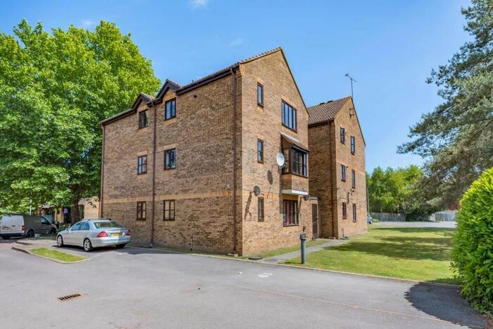 1 Bedroom Flat To Rent In Jasmin Close, Northwood, HA6