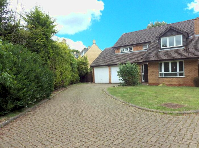 4 Bedroom Detached House To Rent In Union Way, Witney, Oxfordshire, OX28
