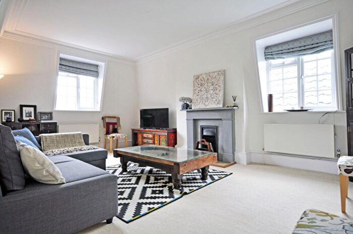 2 Bedroom Apartment To Rent In Upper Richmond Road West, East Sheen, SW14