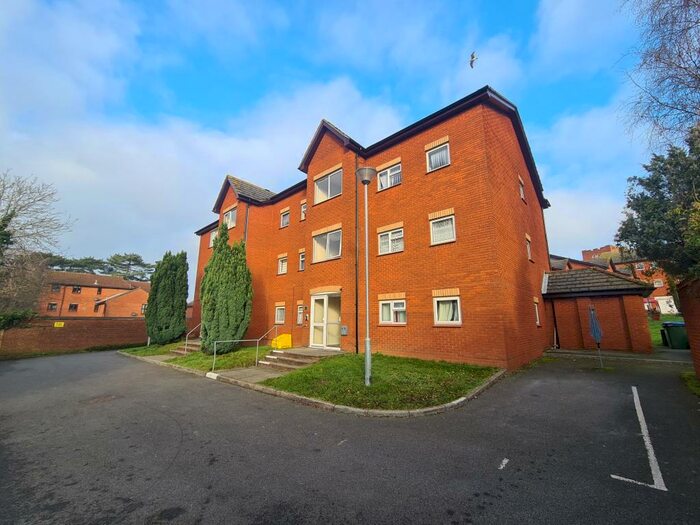 1 Bedroom Flat To Rent In Cobden Court, Bitterne, SO18