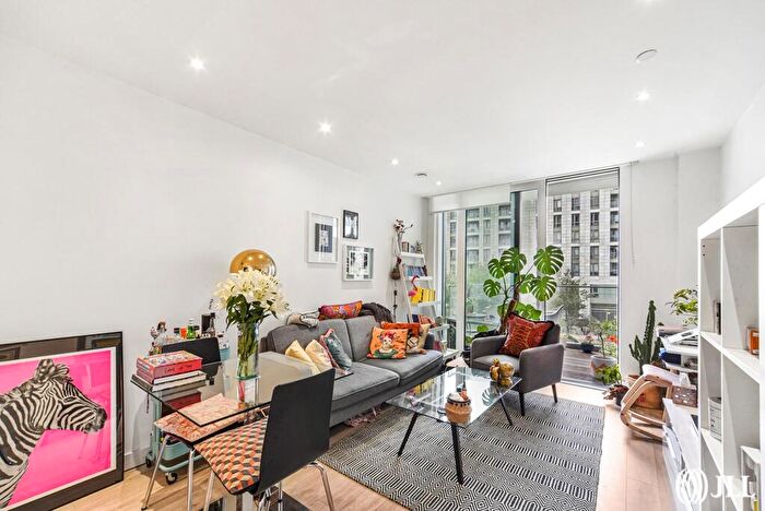 1 Bedroom Apartment To Rent In Kingly Building, N4