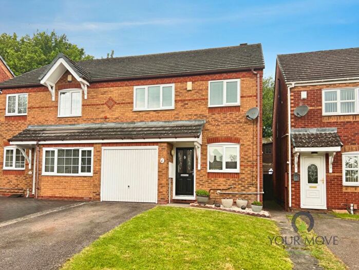 3 Bedroom Semi-Detached House For Sale In Birchley Park Avenue, Oldbury, West Midlands, B69