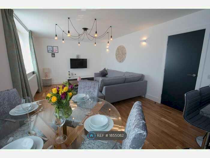 2 Bedroom Flat To Rent In Gladstone Road, Broadstairs, CT10