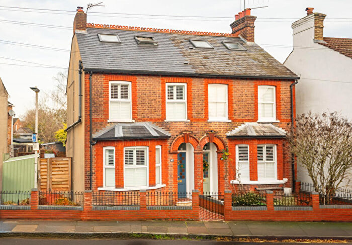 4 Bedroom Semi Detached House For Sale In Boundary Road, St. Albans, Hertfordshire, AL1