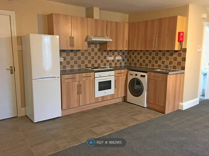 Studio To Rent In Manor Park, Bristol, BS6