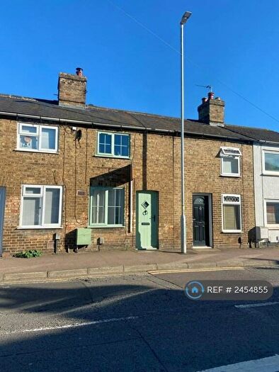 2 Bedroom Terraced House To Rent In Hitchin Street, Biggleswade, SG18