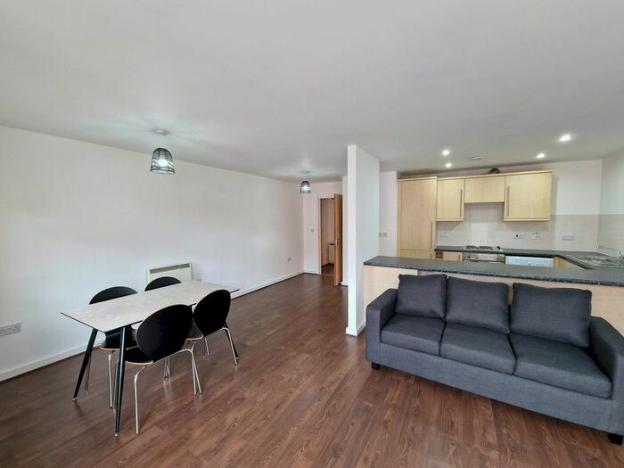 2 Bedroom Flat To Rent In Stretford Road, Hulme, Manchester, M15