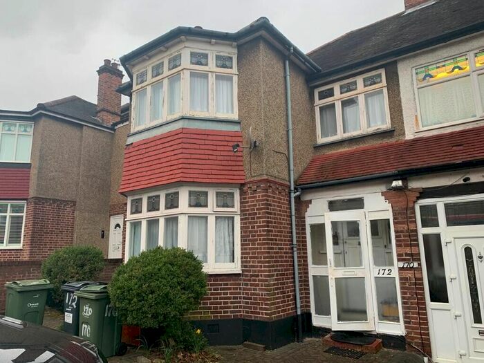 4 Bedroom Semi-Detached House To Rent In Knights Hill, London, SE27