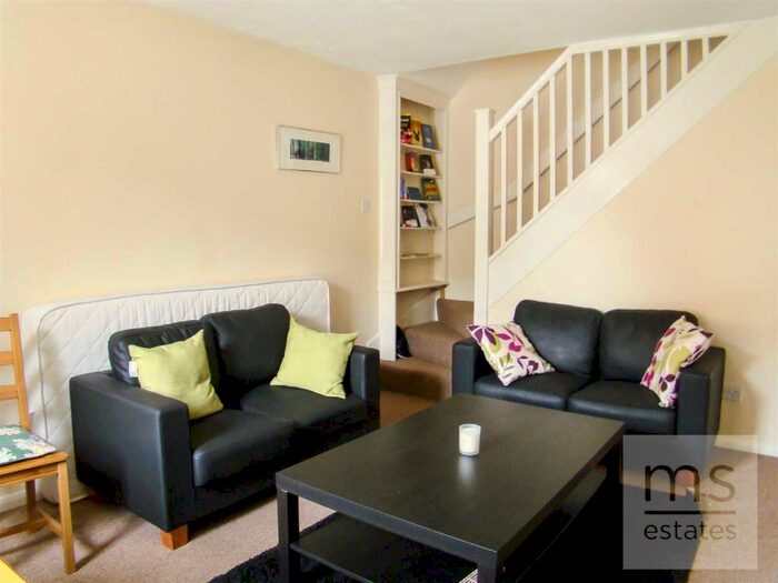 2 Bedroom Semi-Detached House To Rent In Heron Drive, Lenton, Nottingham, NG7