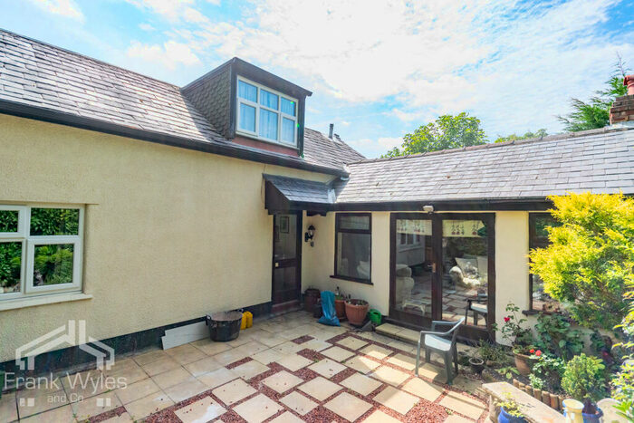 3 Bedroom Coach House To Rent In Clifton Drive, Lytham, Lancashire, FY8