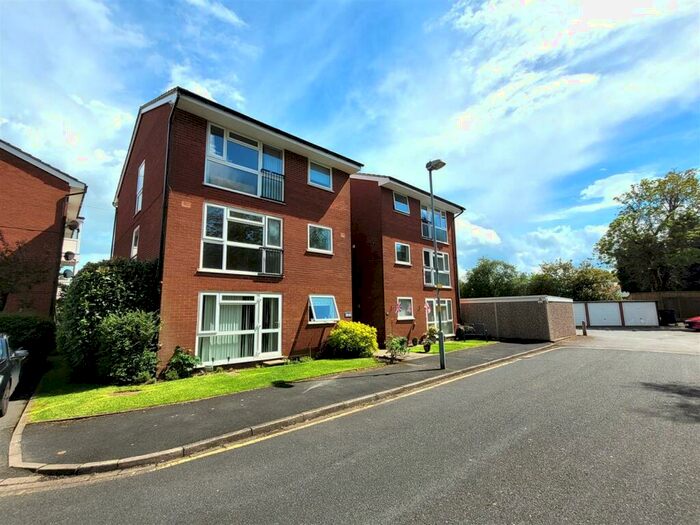 2 Bedroom Flat To Rent In Farnborough Court, Mere Green Road, Four Oaks, B75
