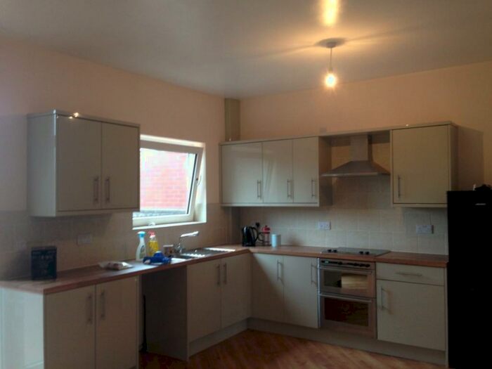 3 Bedroom House To Rent In Barnsley Road, Wombwell, S73